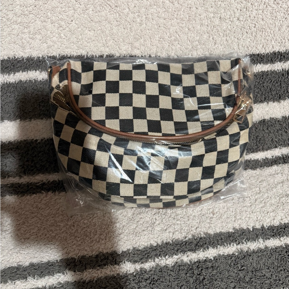 NEW LIMITED EDITION “VANNERA” HelloMama™ Essential Crossbody Bum